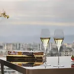 Emirates 5*