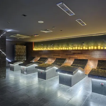 Emirates Sofya