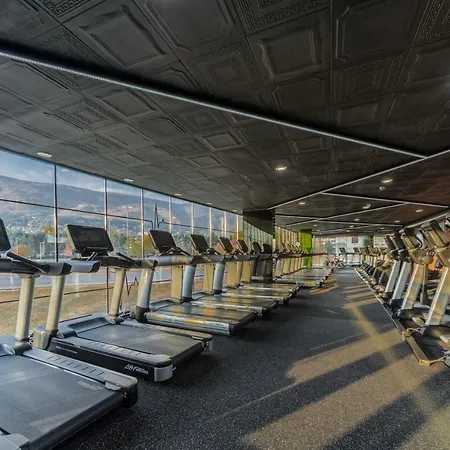 Emirates Hotel apartamentowy 5*